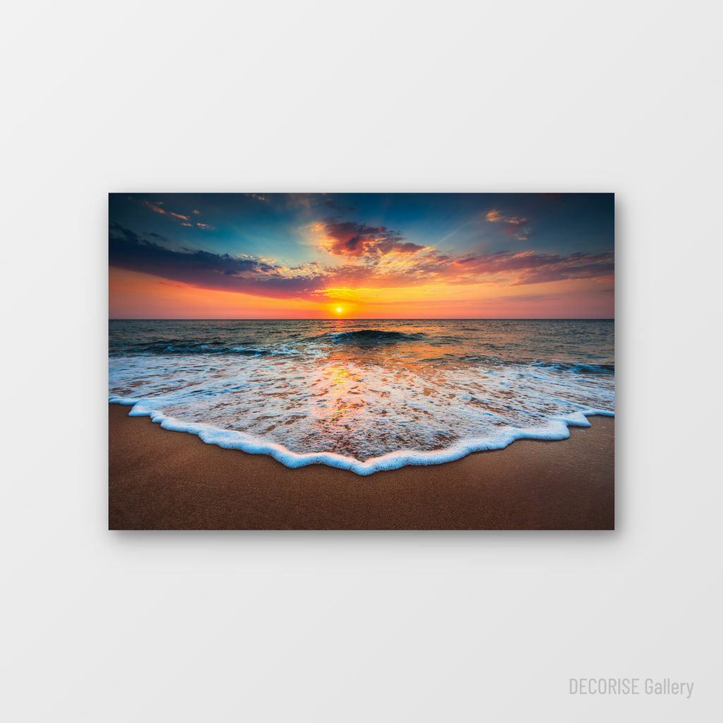 Zachód słońca nad brzegiem morza