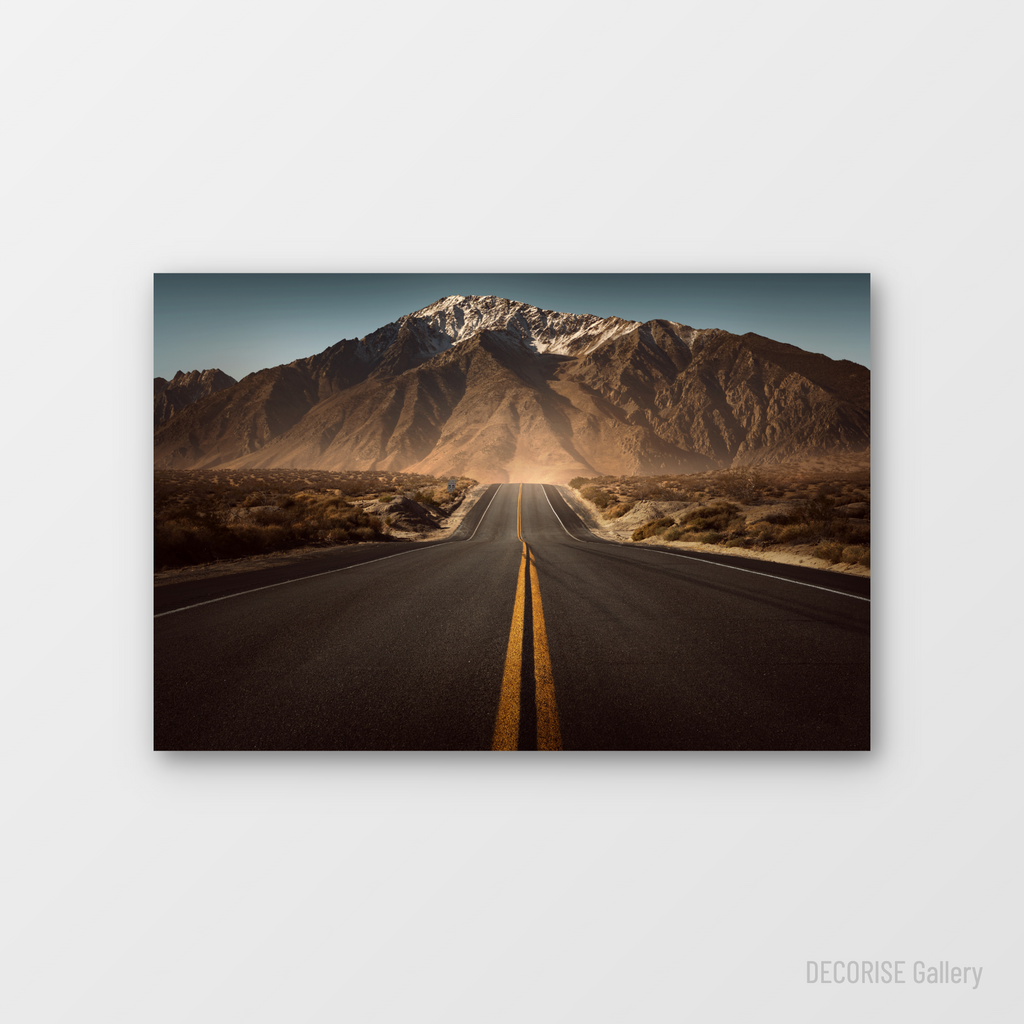 Droga prowadząca do ośnieżonych gór