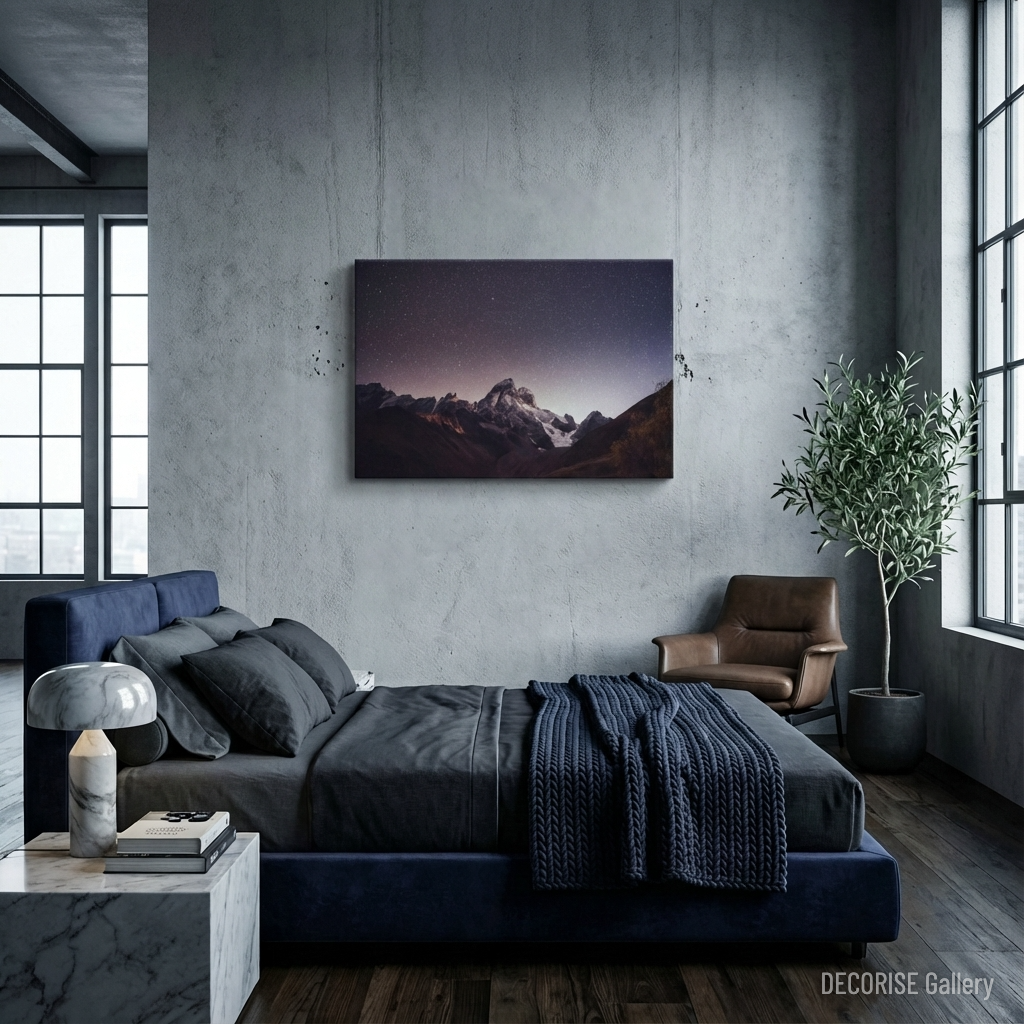 Gwieździste niebo nad ośnieżonymi szczytami gór