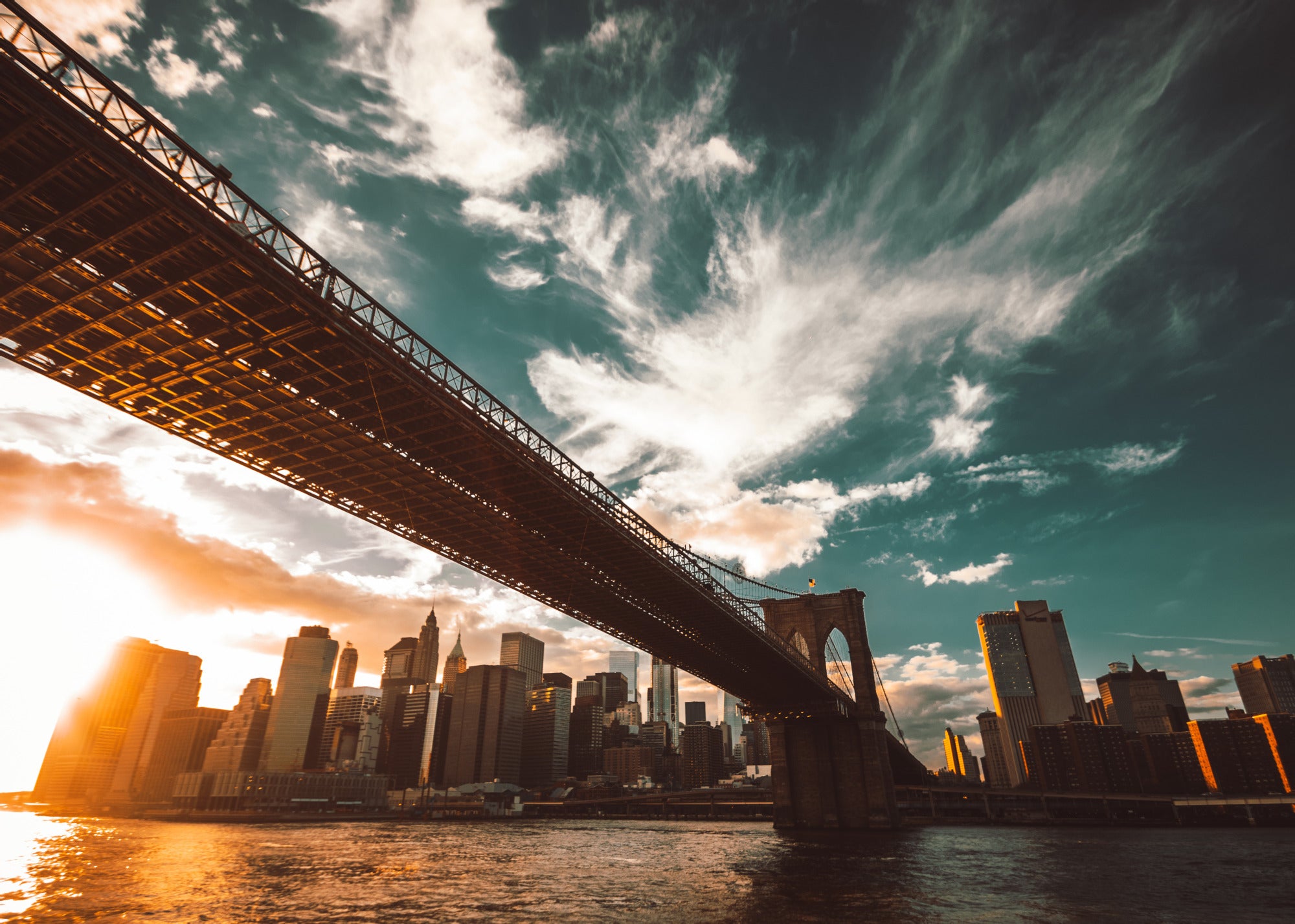 Most Brookliński o zachodzie słońca